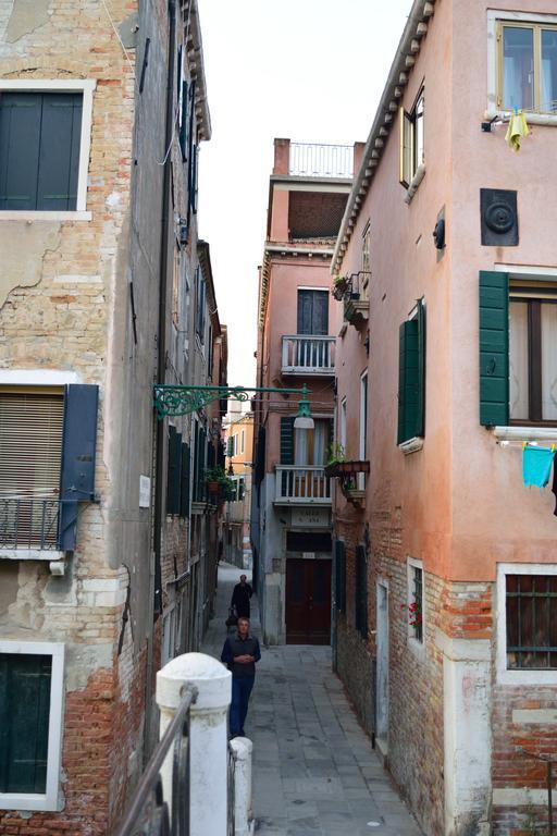 Biennale 252 Veneza Quarto foto