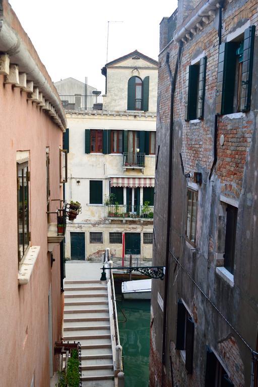 Biennale 252 Veneza Quarto foto